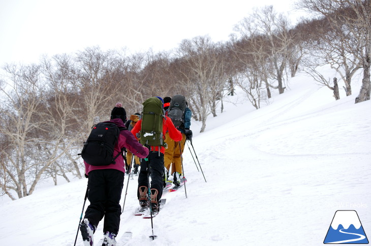 浅川誠 『春キャンプ』 奇跡のパウダースノーと出会う!! in 層雲峡黒岳ロープウェイスキー場